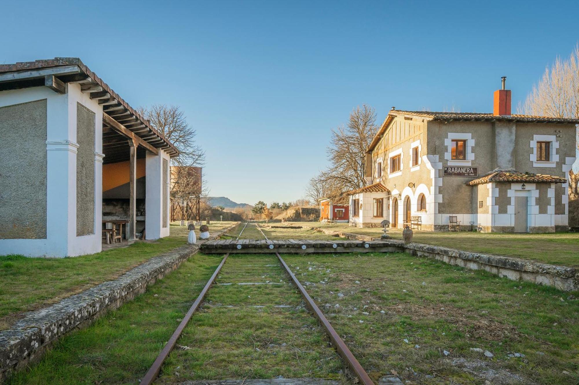 Гостевой дом La Estacion De Rabanera Рабанера-дель-Пинар Экстерьер фото
