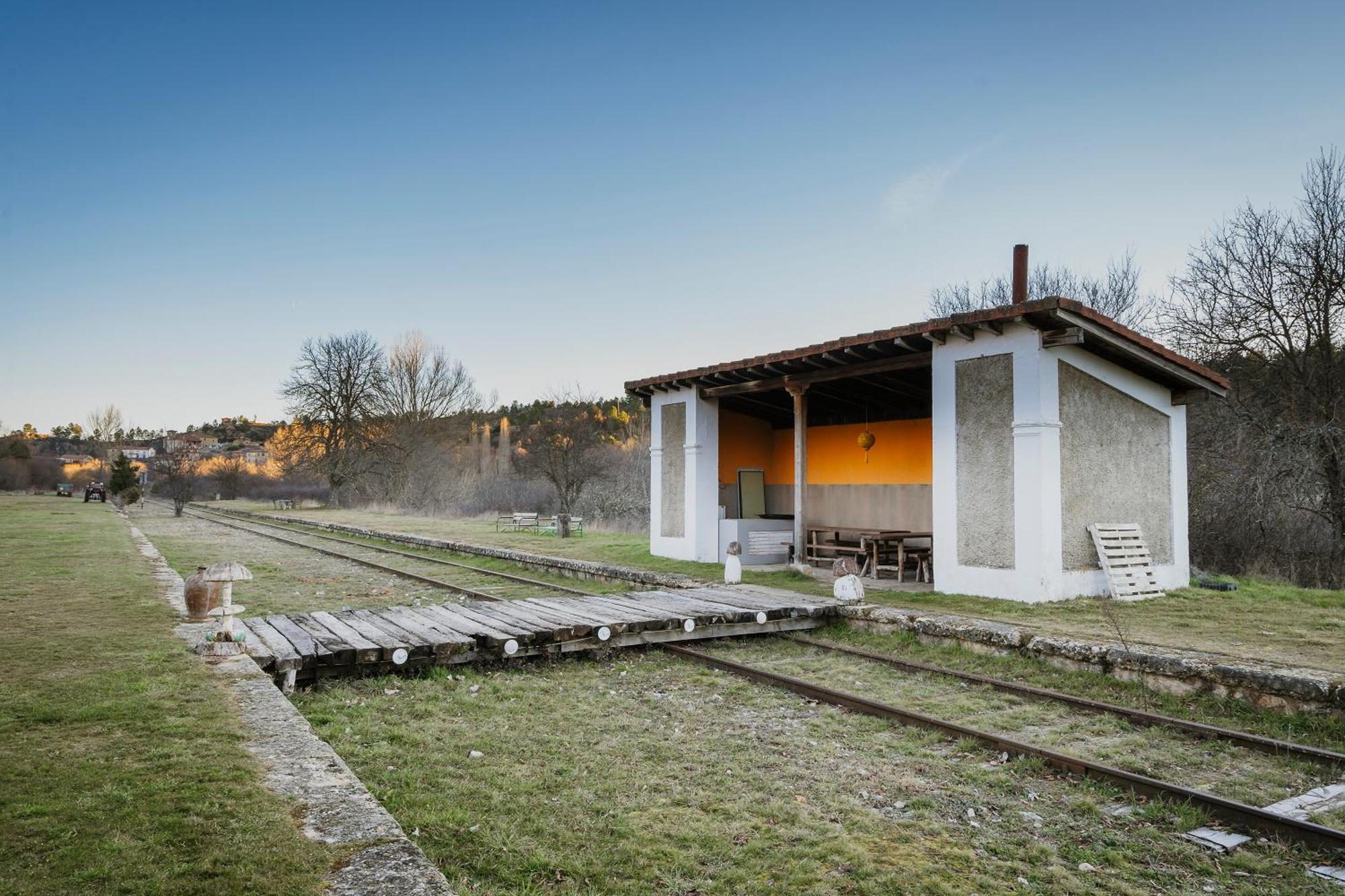 Гостевой дом La Estacion De Rabanera Рабанера-дель-Пинар Экстерьер фото